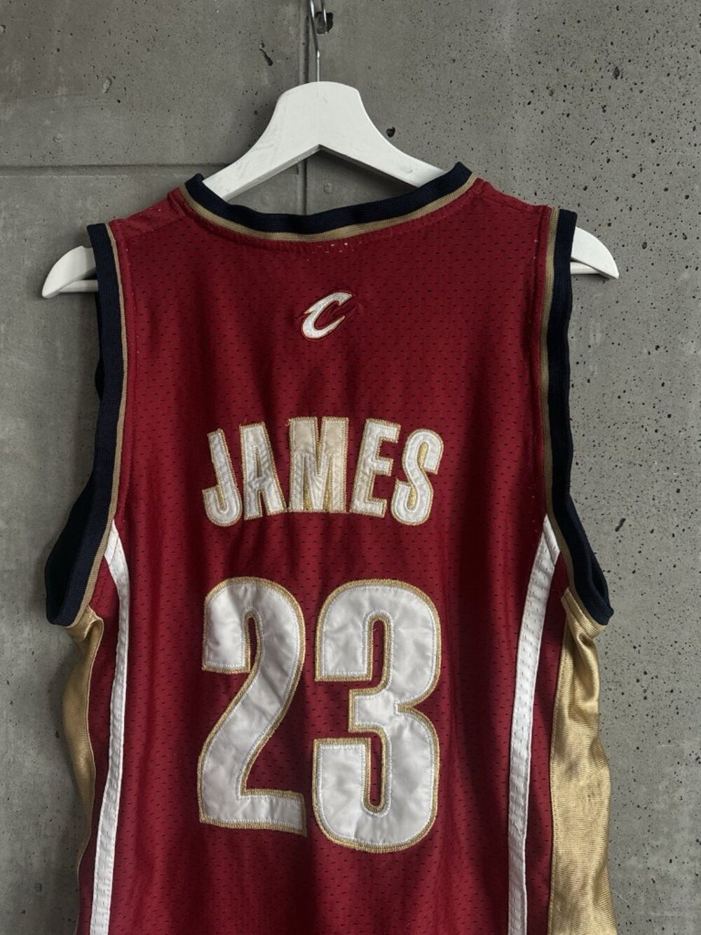 Vintage Reebok Cleveland Cavaliers LeBron James Jersey Men’s M NBA - Picture 7 of 7